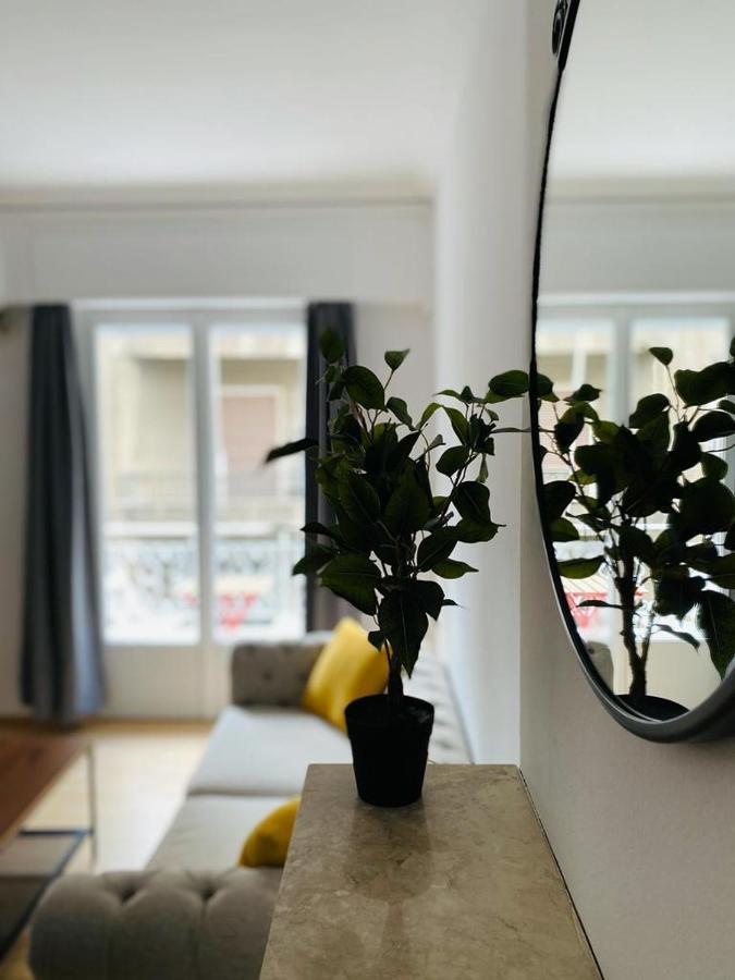 Lovely Apartment In The Heart Of アテネ エクステリア 写真